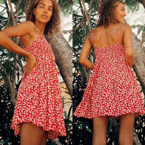 Lulu’s Sweet Talk Me Red Floral Print Smocked Mini Dress Sz Small